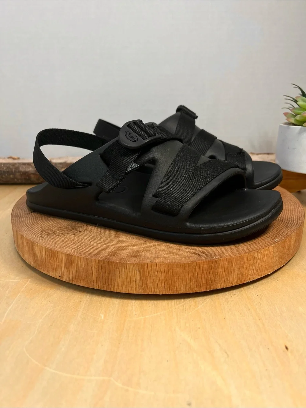 Chaco Chillos Sport Black Outdoor Casual Sandals Size 7